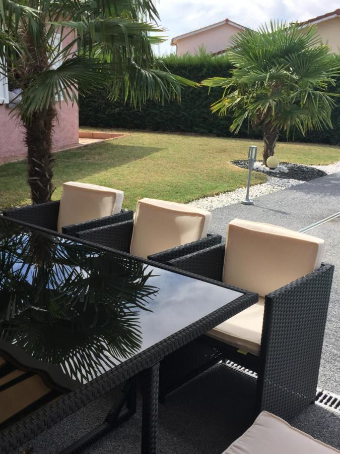 Chambres D'Hotes Chez Florence Montmerle-sur-Saone Εξωτερικό φωτογραφία